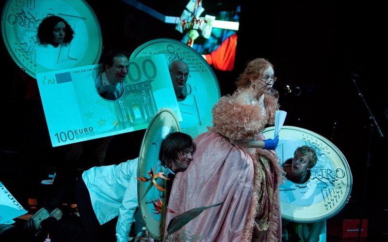 otan-i-skini-afougkrazetai-ton-politiko-koinoniko-palmo-skini-afougkrazetai-ton-politiko-koinoniko-palmo