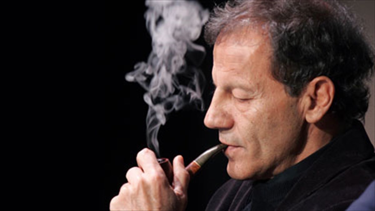 o-stauros-ksarxakos-se-tragoudia-tou-manou-xatzidaki