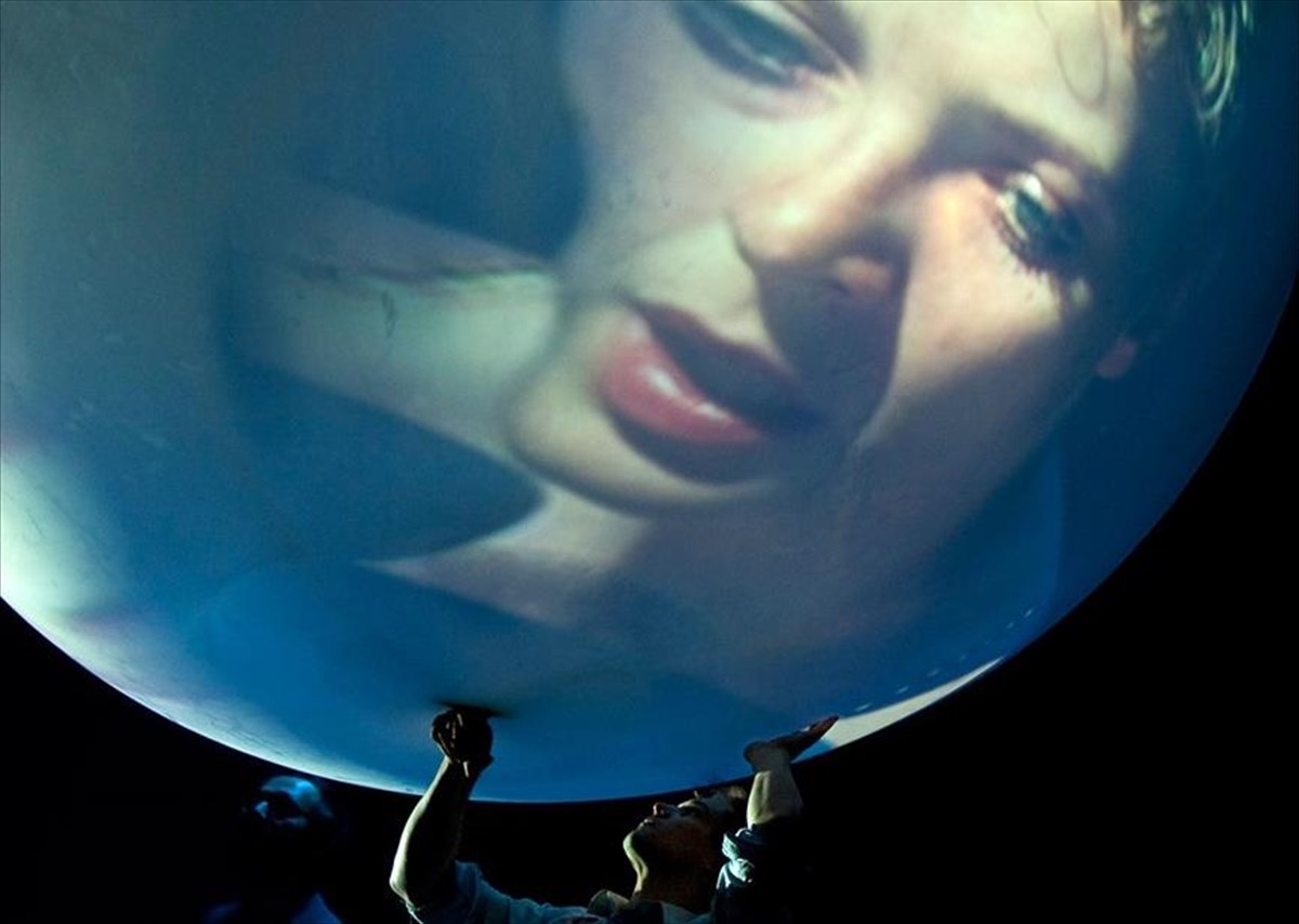 ta-sumbolaia-tou-emporou-foto-ken