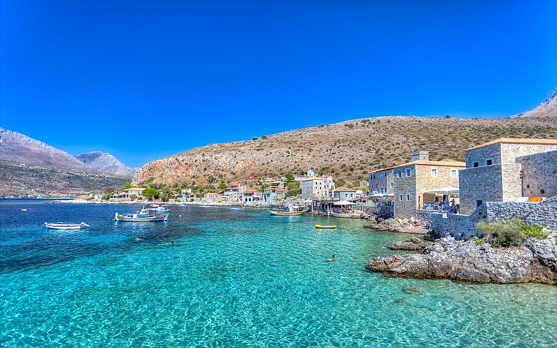 mani-louloudi-apo-petra