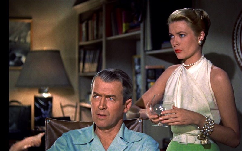 aisthaneste-iliggo-o-hitchcock-ftaiei