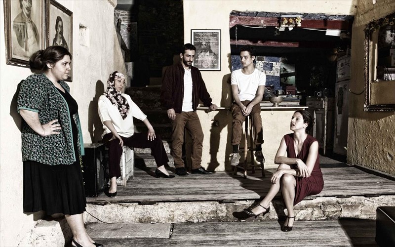 o-mikros-ego-me-aixmi-ton-kosta-taxtsi