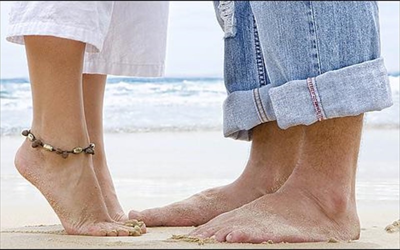 tote-pou-tragoudousan-oi-theoi