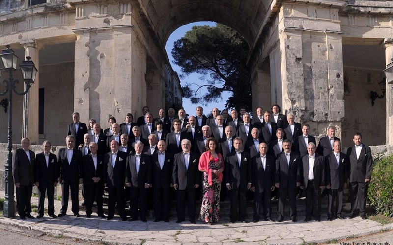 i-eptanisiaki-mousiki-sto-badminton