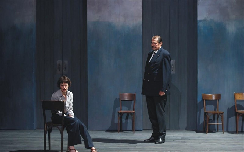 i-eksegermeni-antigoni-tou-zan-anouig-apo-tin-komenti-fransez