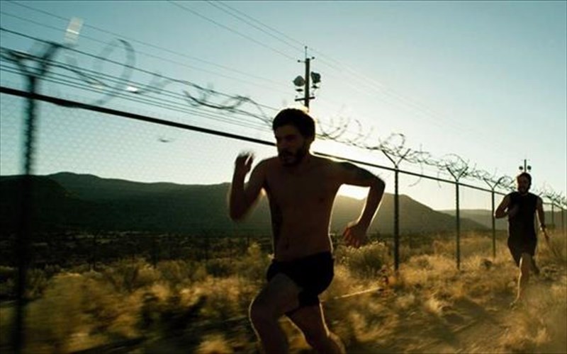 kritiki-tainias-o-monos-epizon