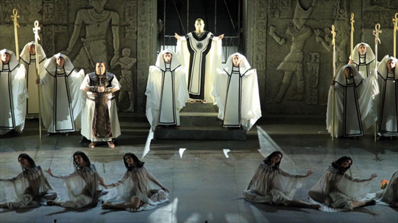 to-neo-programma-tis-ethnikis-lurikis-skinis