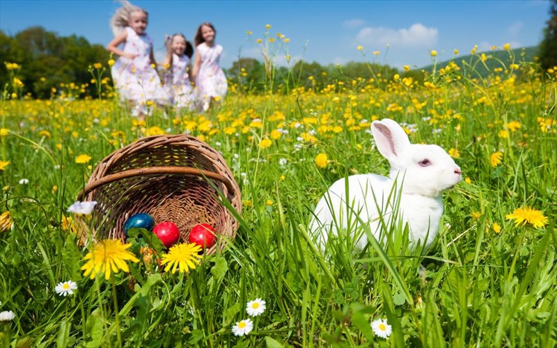 h-ellada-giortazei-to-pasxa