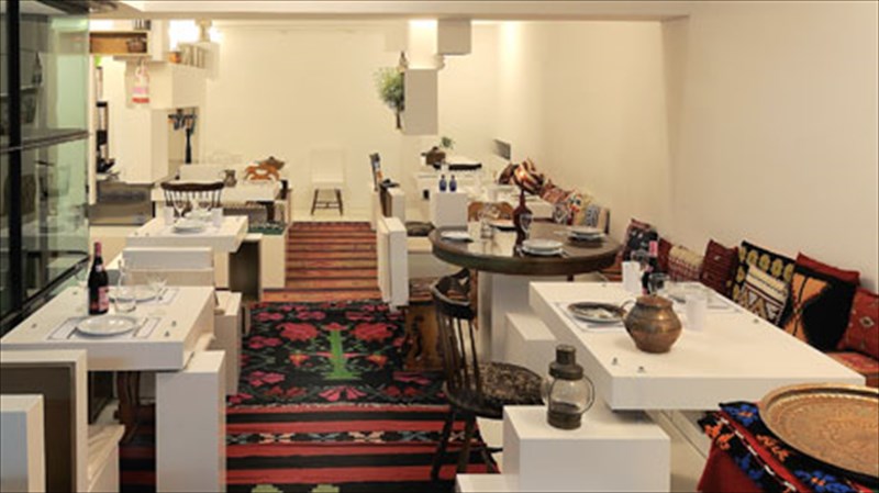 omofagia-apo-mia-sef-tou-eidous-sto-breeder-feeder