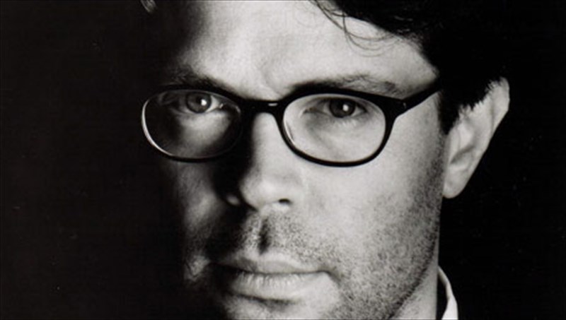 o-tzonathan-franzen-gia-enan-katakermatismeno-kosmo