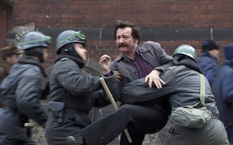 lex-balesa-politiki-kai-agapi