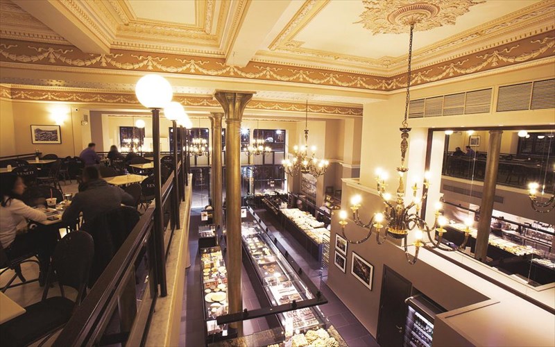 7-istorika-stekia-tis-polis-gia-kafe-i-fagito-fagito