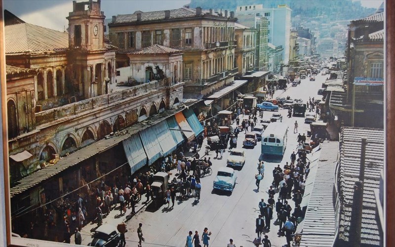 odos-athinas-ena-taksidi-stin-istoria-tis