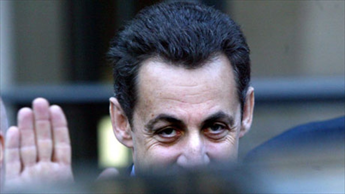 politistiki-epanastasi-apo-ta-sxedia-tou-sarkozi-gia-to-neo-mouseio-gallikis-istorias