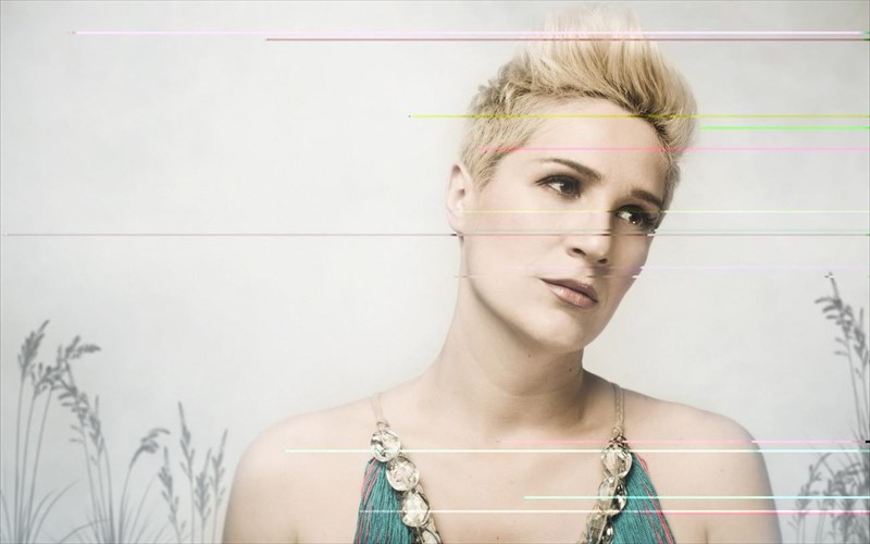 mia-nea-foni-me-palious-filous