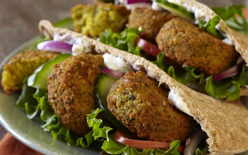 i-suriaki-kouzina-mas-sustinetai-apopse-sto-42-bar