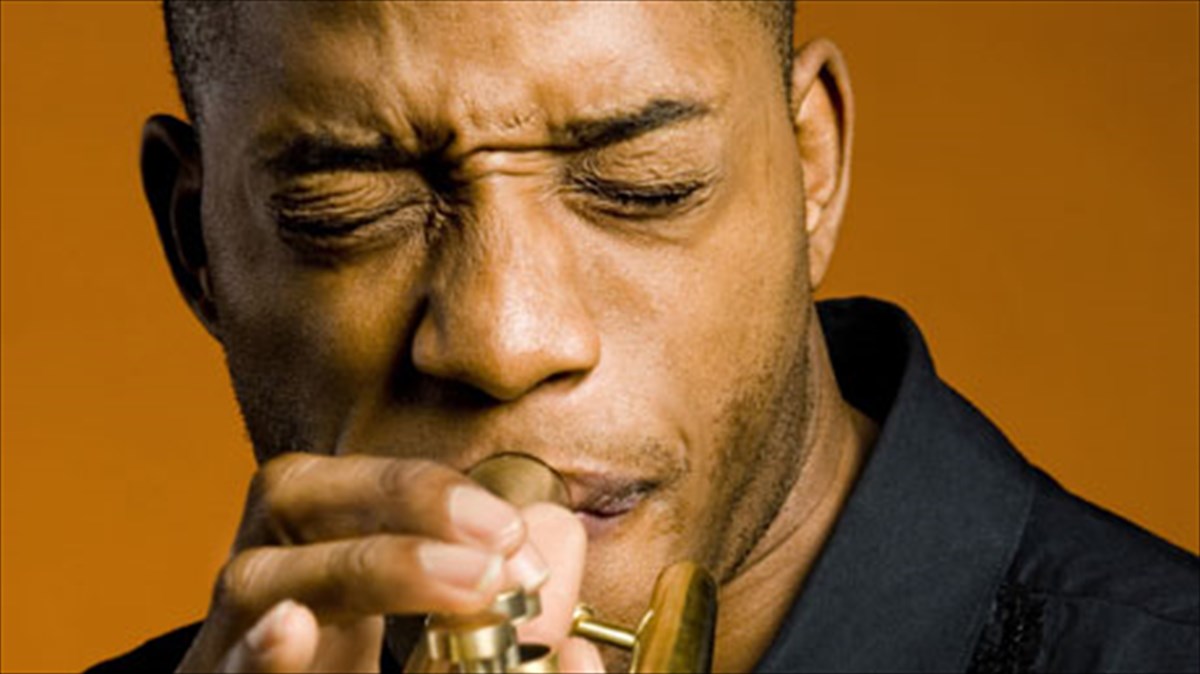 i-atmosfaira-tis-neas-orleanis-metaferetai-sto-gazarte