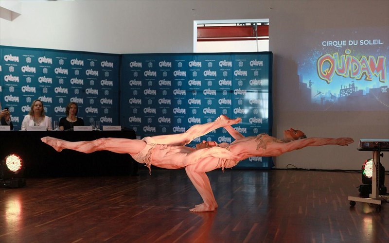 cirque-du-soleil-oi-suntelestes-tou-quidam-sto-fako-tou-clickatlifegr