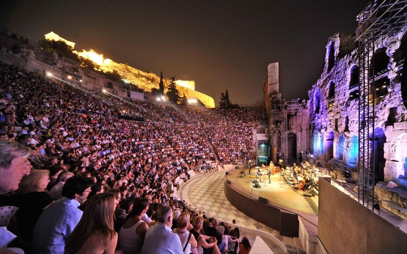 oi-mousikes-ekdiloseis-pou-tha-parousiastoun-to-fthinoporo-sto-irodeio