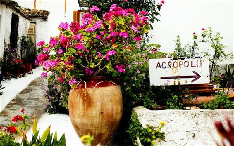 i-athina-sti-dekada-me-tis-selfie-proteuouses-tou-kosmou