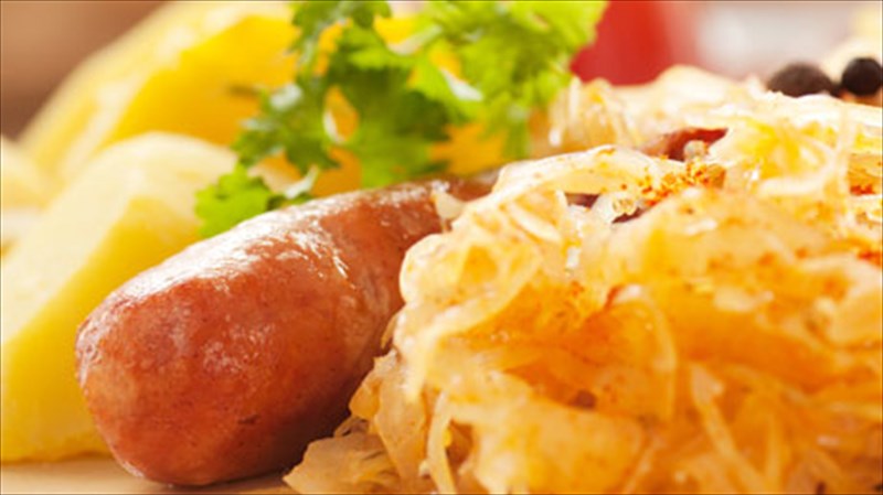 poso-epirease-ti-germaniki-kouzina-i-ptosi-tou-teixous-ptosi-tou-teixous