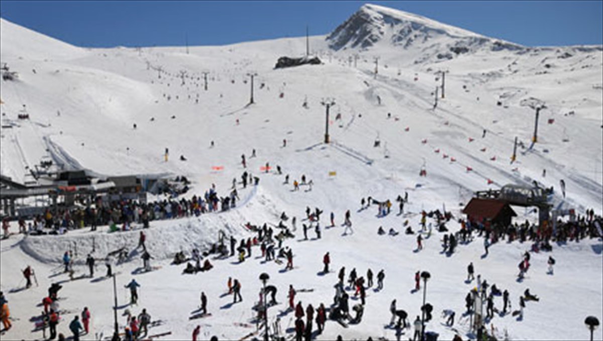 non-stop-ski-day-to-erxomeno-sabbato-sto-xionodromiko-parnassou