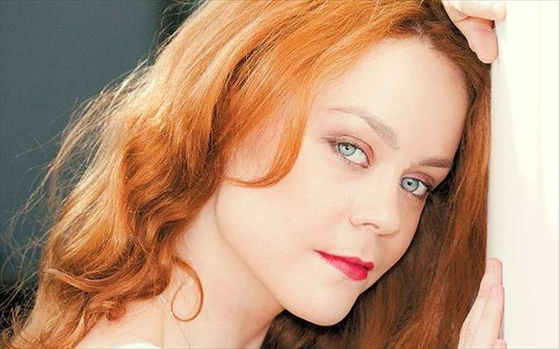 lena-papaligoura-exo-suntrofia-monaxa-to-keimeno-