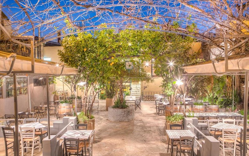 low-budget-aules-tis-athinas