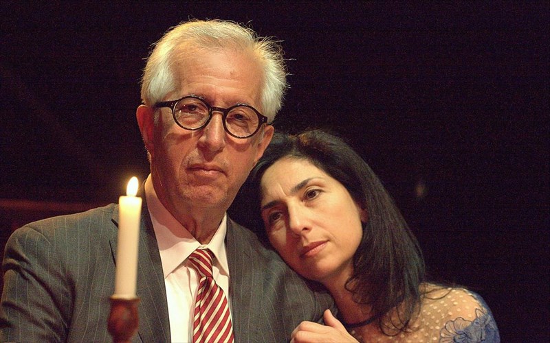 konstantinos-tzoumas-exei-anoixtous-logariasmous-me-to-theatro-kai-ton-kabafi