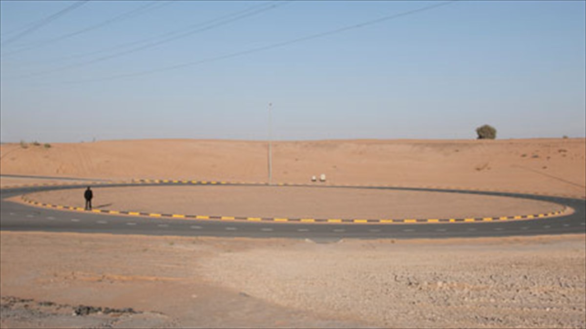 kuklikes-diastauroseis-se-mia-ekthesi-fotografias