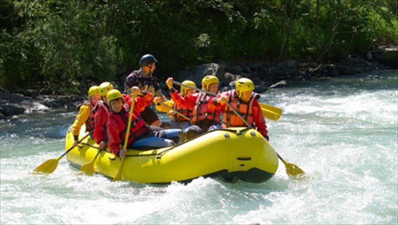 rafting-stin-ellada-barkada-sti-fusi