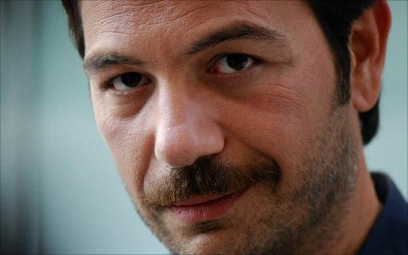 aleksandros-logothetis-oi-anthropoi-den-didaskontai-apo-ta-lathi-tous