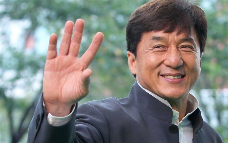 o-Jackie-chan-etoimazei-tin-pio-akribi-kineziki-epelasi