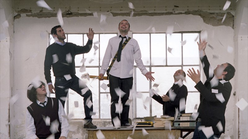 duo-egxories-mpantes-sto-gagarin-205