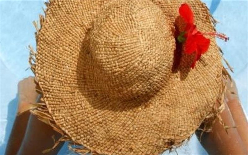 i-gunaika-stin-akri-tis-thalassas