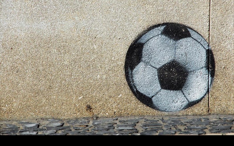 apo-ton-ainstain-ston-pele