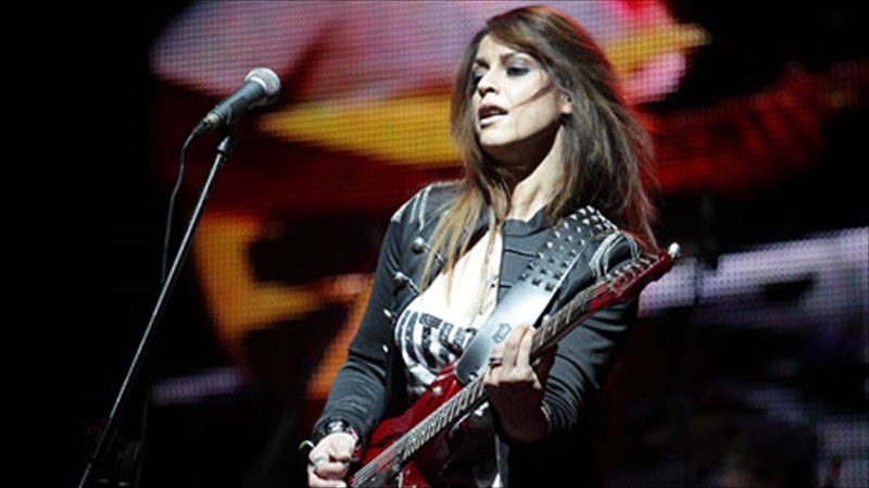 i-rallia-xristidou-zontana-sto-almaz