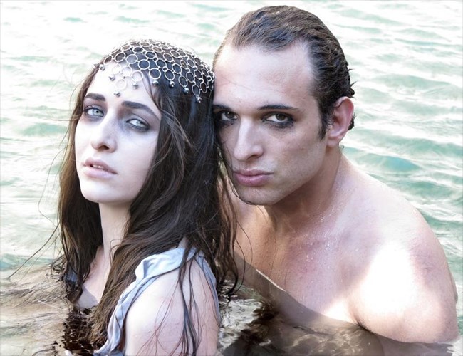 droseres-theatrikes-apodraseis-kontra-ston-kausona