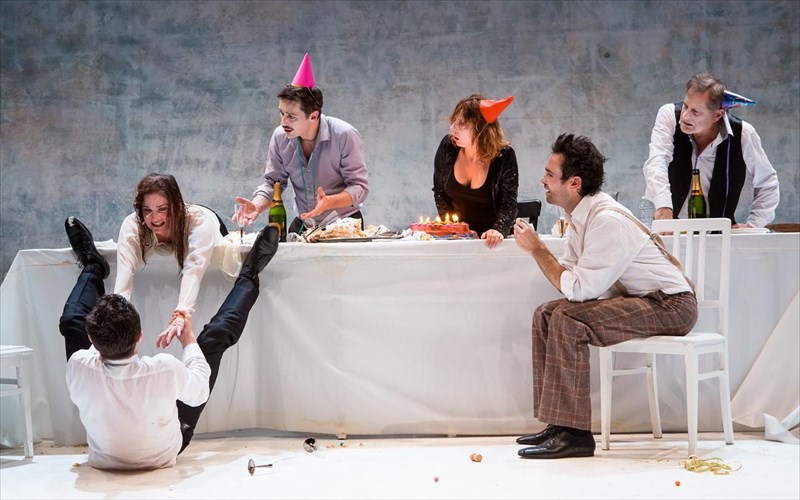 ionesco-suite-kritiki-theatrou