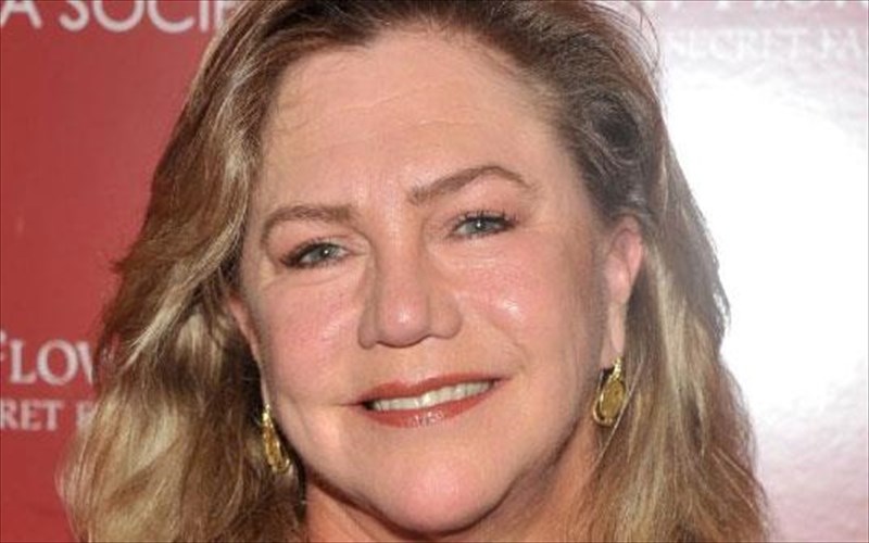 kathleen-turner-resital-ermineias-sto-west-end