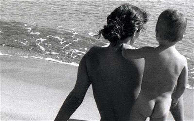 omadiki-kalokairini-ekthesi-sti-gkaleri-zoumpoulaki