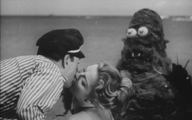 i-epithesi-ton-gigantion-teraton-kai-alles-asteies-tainies-tromou