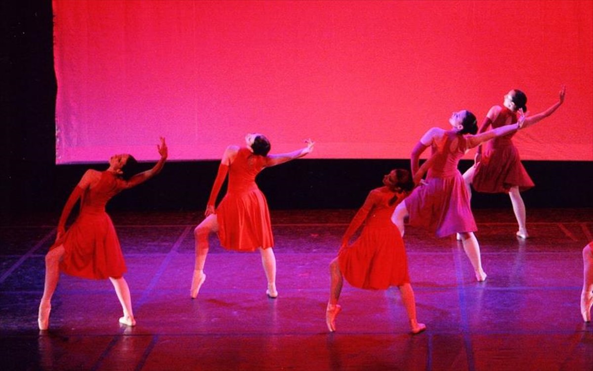 teleiofoitoi-foto-2014