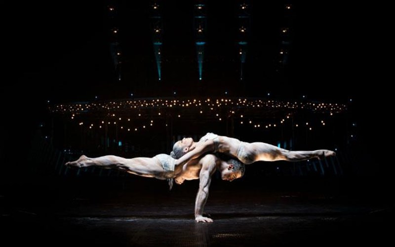 o-ote-parousiazei-to-cirque-du-soleil-me-ti-magiki-parastasi-quidam