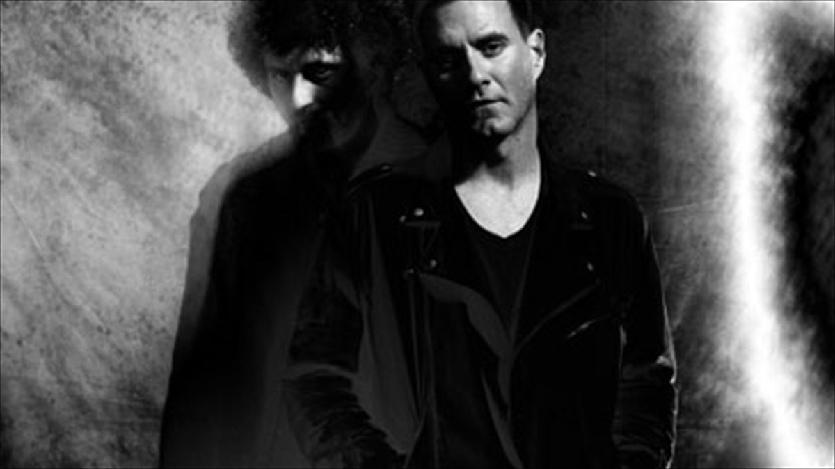 mia-bradia-me-tous-unkle-sto-vox