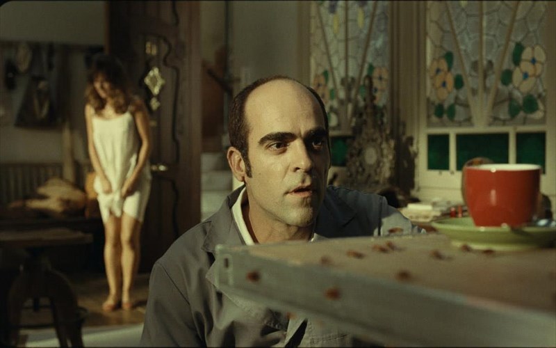 enas-polubrabeumenos-kai-efialtikos-thuroros