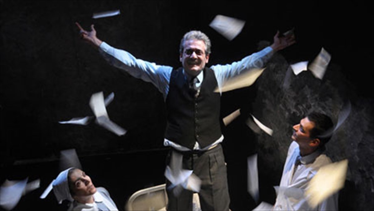 enas-trelos-mila-logika-stous-ugieis