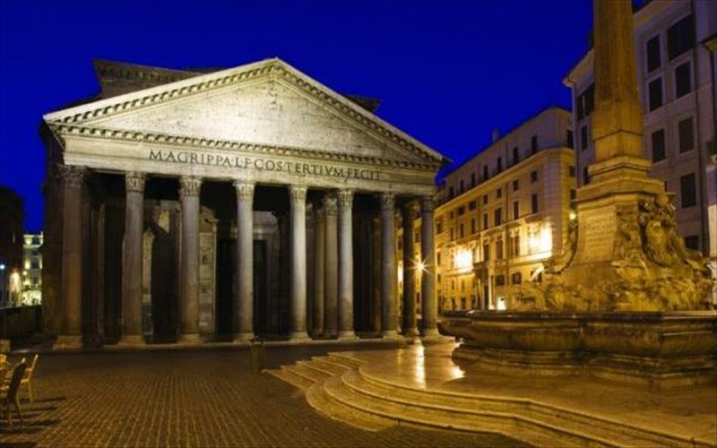 anakalupste-tis-omoiotites-elladas-kai-italias-se-mia-eikastiki-ekthesi