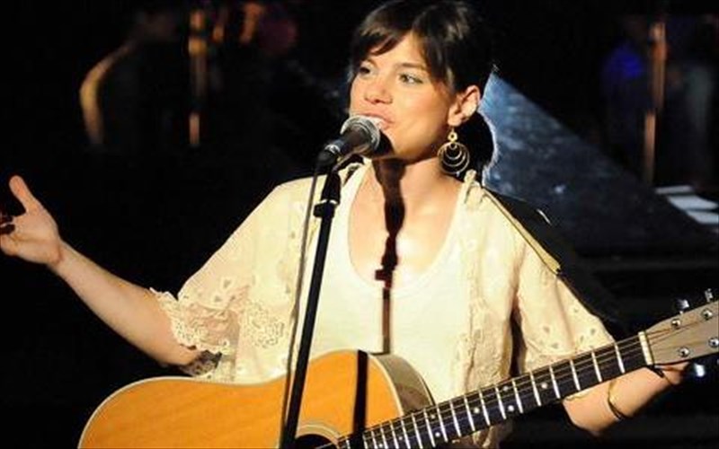 i-monika-anoigei-ta-ftera-tis-sto-irodeio