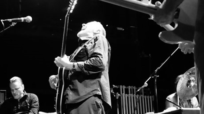 oi-swans-tarakounisan-to-gagarin